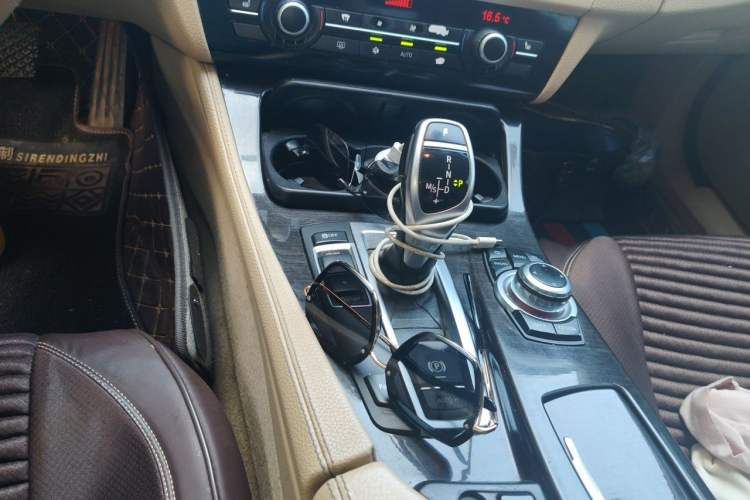Used BMW 5 Series 2012 535Li Leading Model Gear Lever