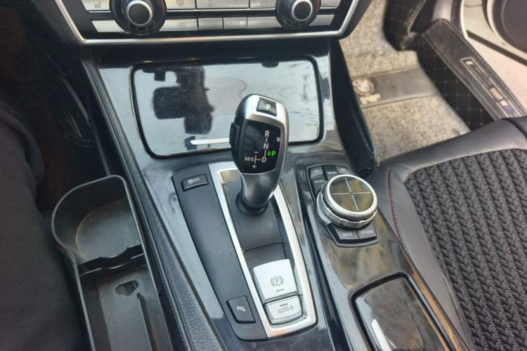 Used BMW 5 Series 2012 523Li Luxury Model Gear Lever