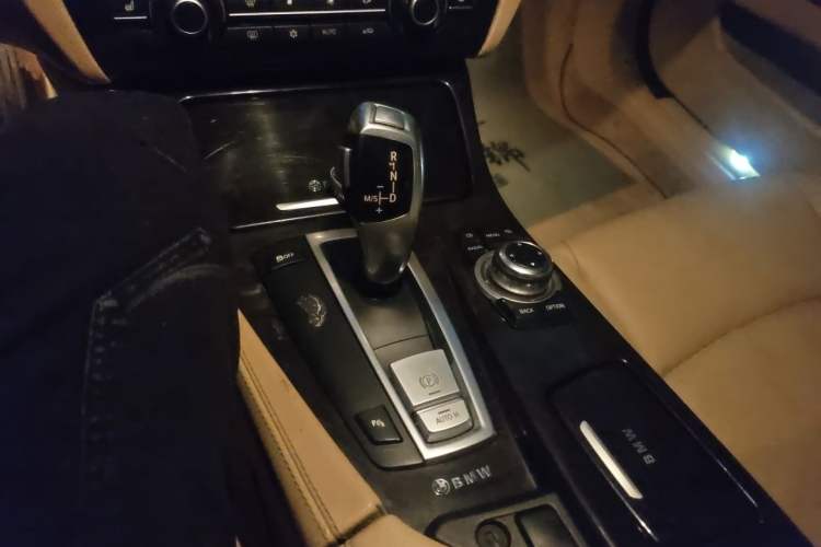 Used BMW 5 Series 2012 523Li Luxury Model Gear Lever