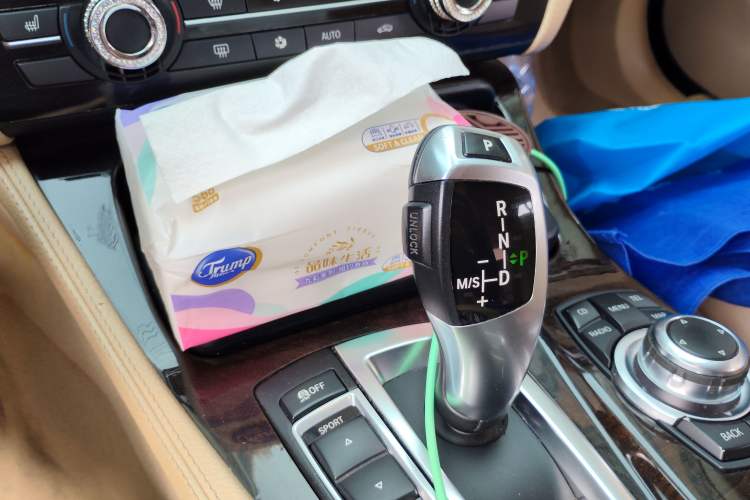 Used BMW 5 Series 2012 523Li Luxury Model Gear Lever
