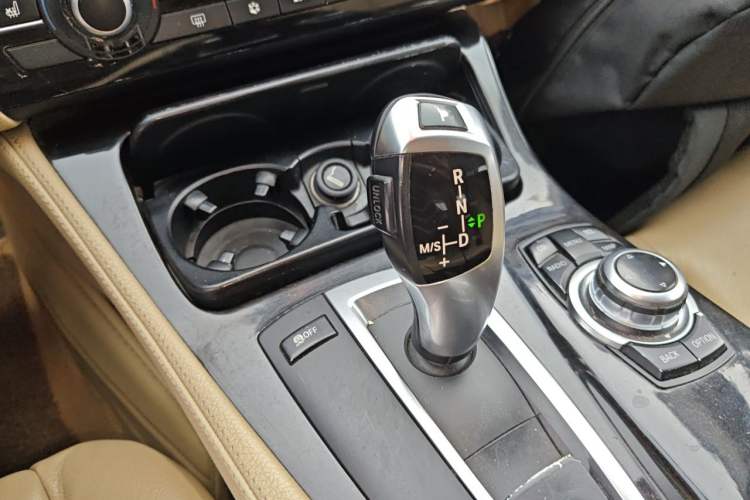 Used BMW 5 Series 2012 523Li Luxury Model Gear Lever