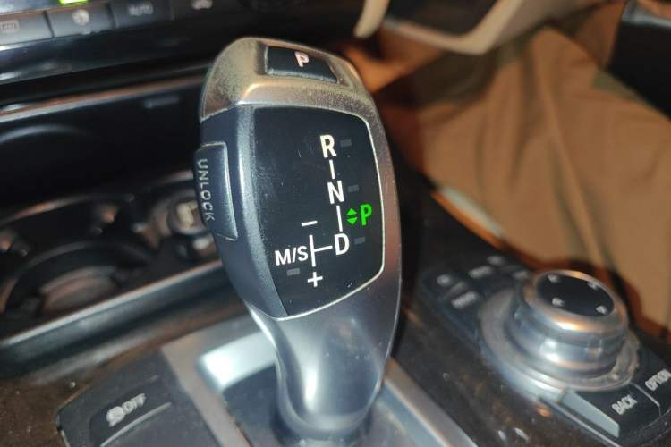 Used BMW 5 Series 2012 523Li Leading Model Gear Lever