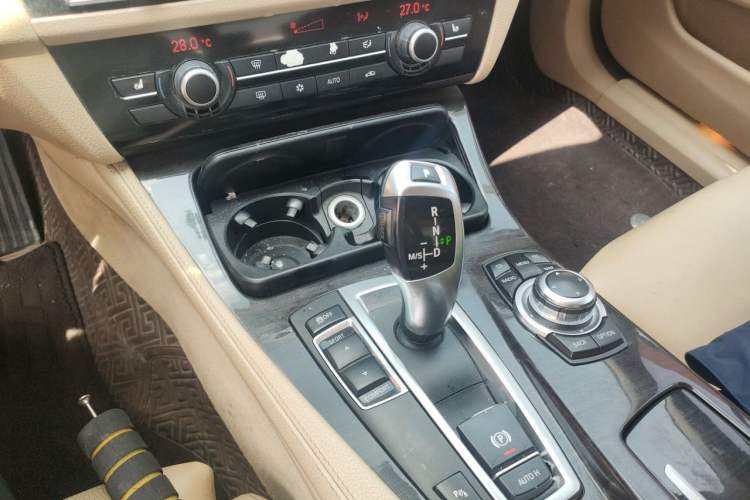 Used BMW 5 Series 2012 530Li Luxury Model Gear Lever