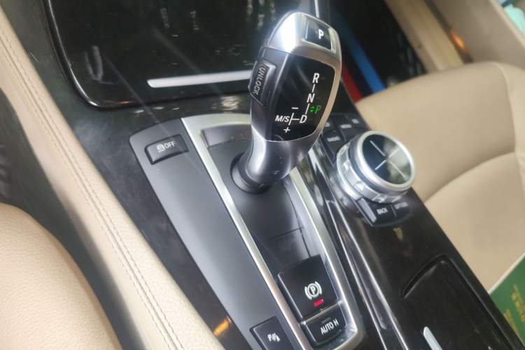 Used BMW 5 Series 2012 523Li Leading Model Gear Lever
