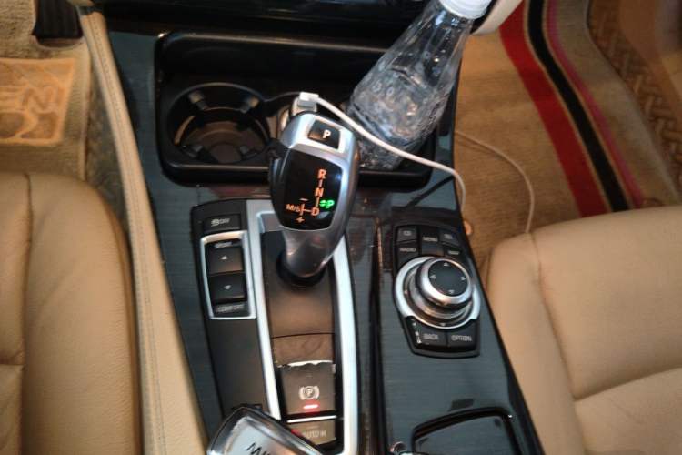 Used BMW 5 Series 2012 530Li Leading Model Gear Lever