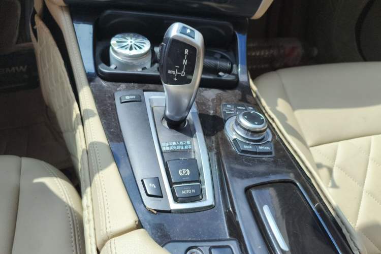 Used BMW 5 Series 2012 523Li Luxury Model Gear Lever