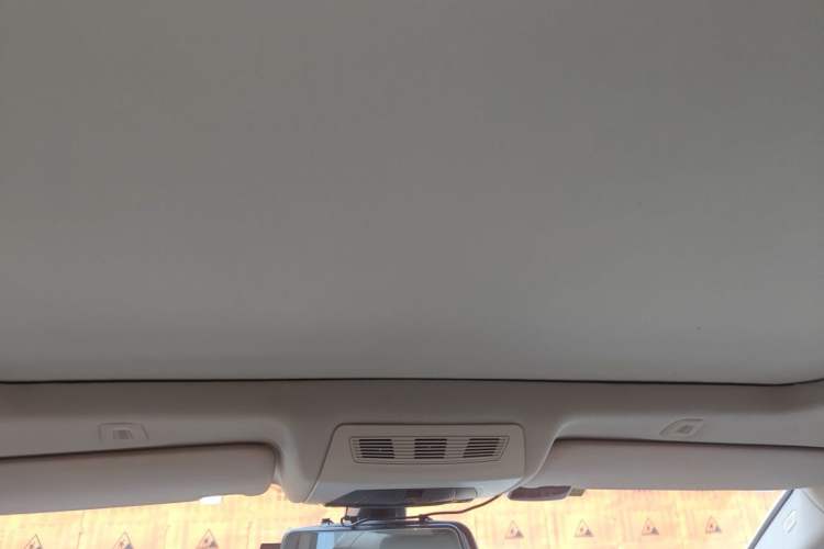 Used BMW 5 Series 2012 523Li Luxury Model Headliner