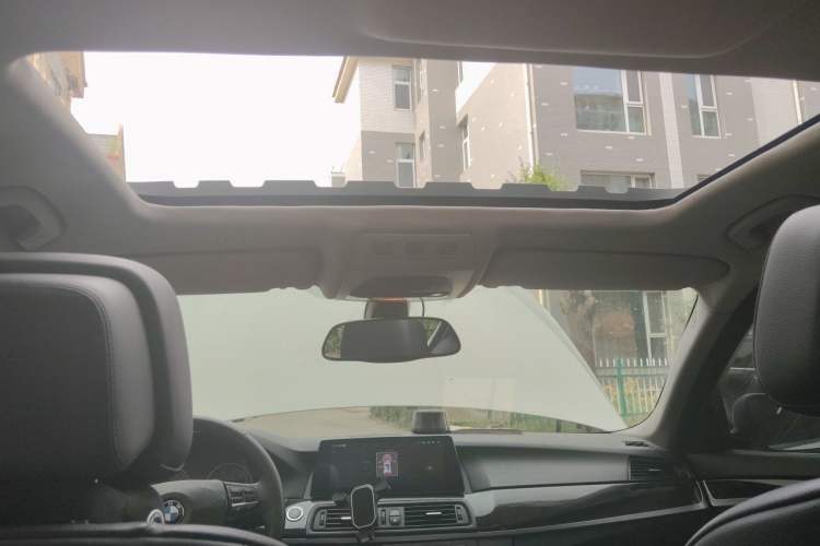 Used BMW 5 Series 2012 523Li Luxury Model Headliner
