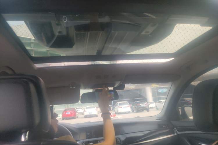 Used BMW 5 Series 2012 530i Sport Touring Headliner