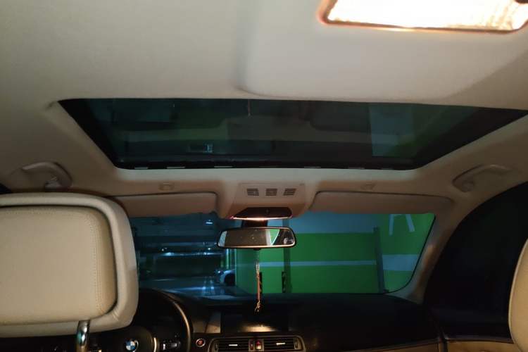 Used BMW 5 Series 2012 523Li Luxury Model Headliner