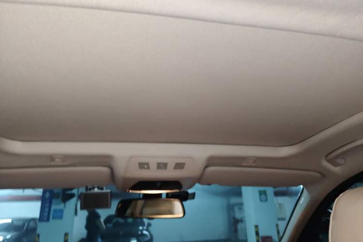Used BMW 5 Series 2012 523Li Luxury Model Headliner