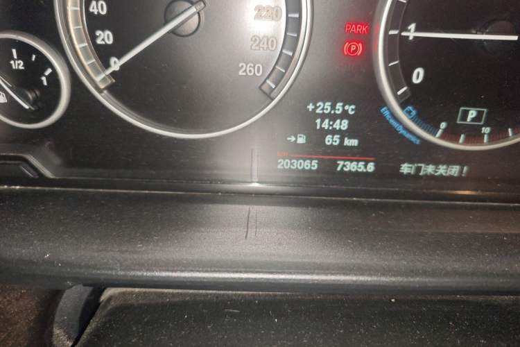 Used BMW 5 Series 2012 523Li Luxury Model Odometer Close Up