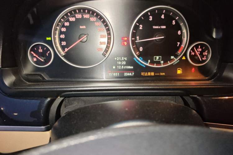 Used BMW 5 Series 2012 520Li Elegant Edition Odometer Close Up