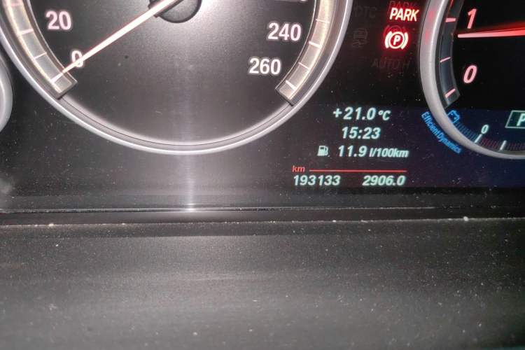 Used BMW 5 Series 2012 523Li Leading Model Odometer Close Up