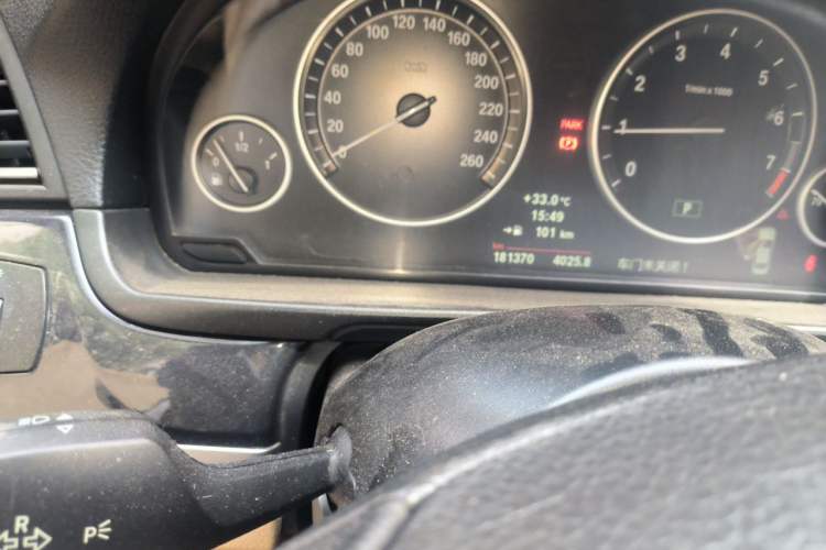Used BMW 5 Series 2012 520Li Elegant Edition Odometer Close Up