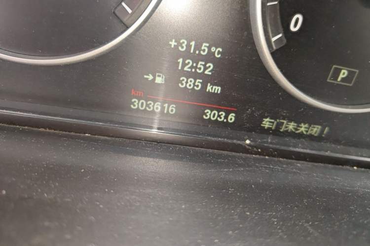 Used BMW 5 Series 2012 523Li Luxury Model Odometer Close Up