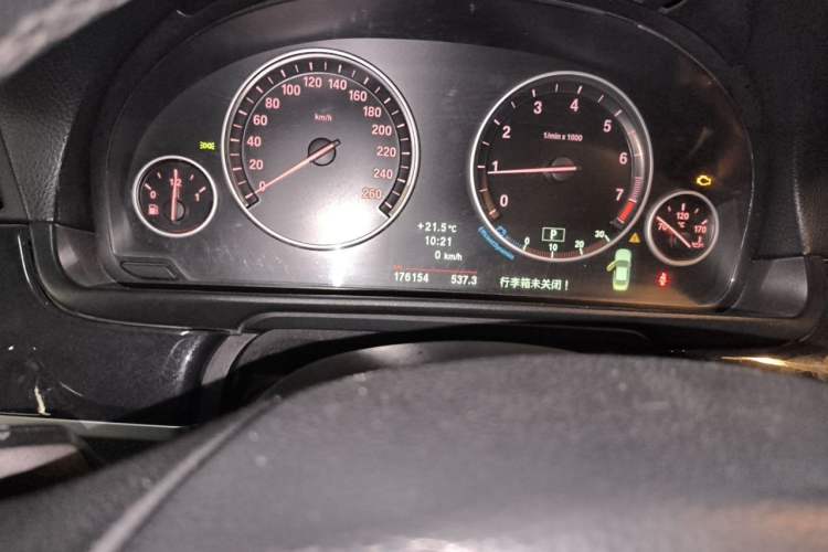 Used BMW 5 Series 2012 520Li Elegant Edition Odometer Close Up