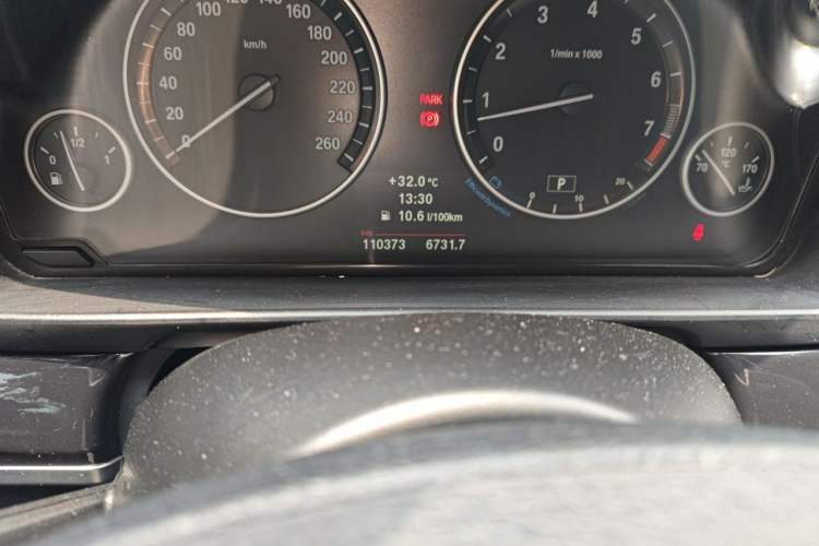 Used BMW 5 Series 2012 520Li Elegant Edition Odometer Close Up