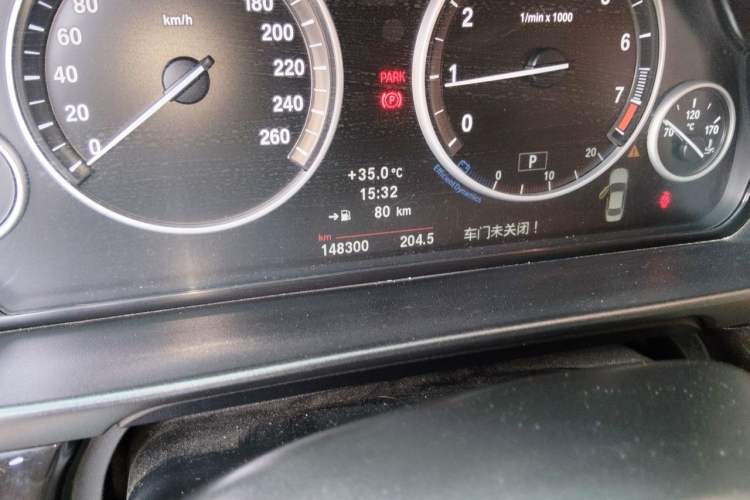 Used BMW 5 Series 2012 523Li Leading Model Odometer Close Up