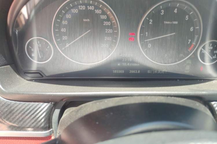 Used BMW 5 Series 2012 523Li Leading Model Odometer Close Up