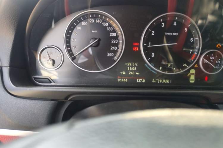 Used BMW 5 Series 2012 520Li Elegant Edition Odometer Close Up