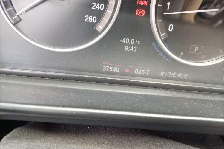 Used BMW 5 Series 2012 520Li Elegant Edition Odometer Close Up