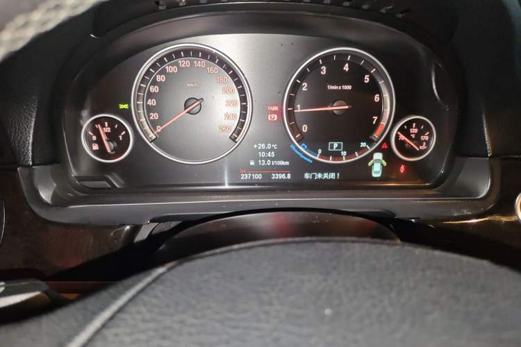 Used BMW 5 Series 2012 523Li Luxury Model Odometer Close Up