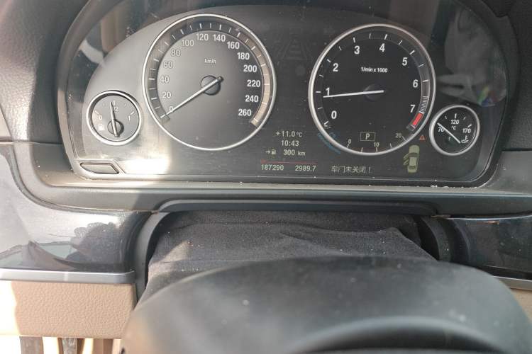 Used BMW 5 Series 2012 520Li Elegant Edition Odometer Close Up