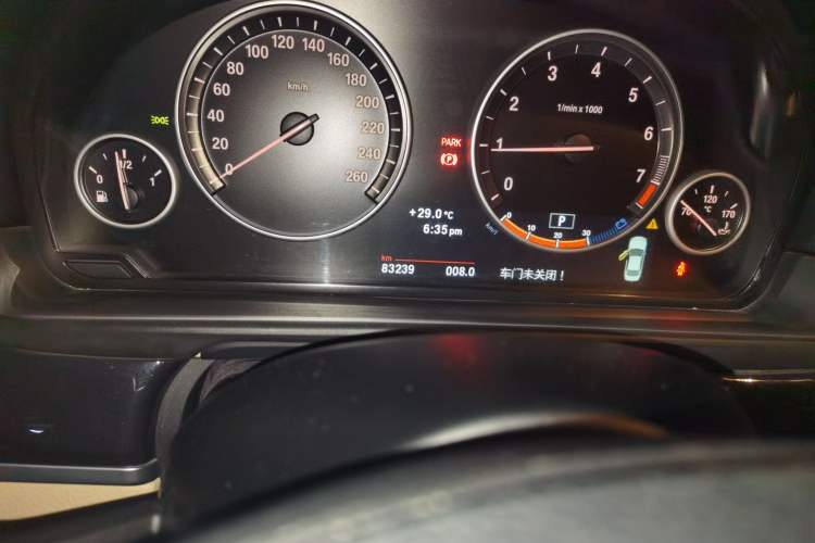 Used BMW 5 Series 2012 520Li Elegant Edition Odometer Close Up