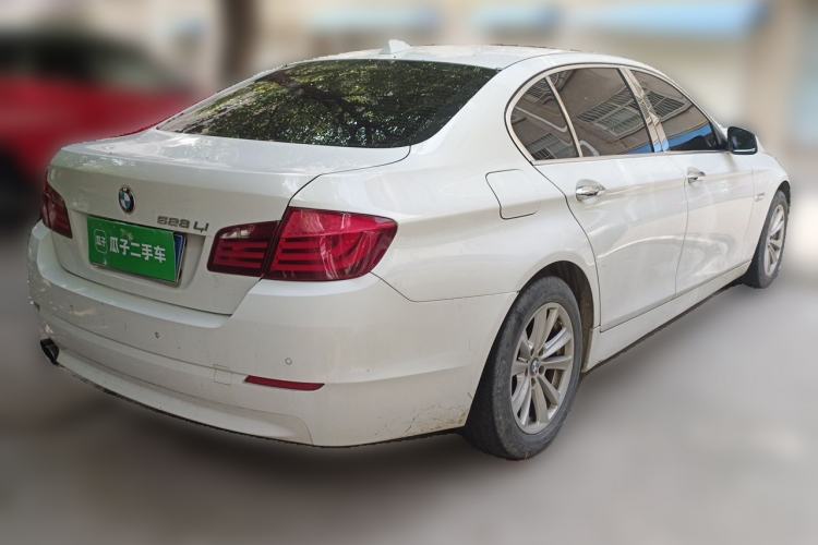 Used BMW 5 Series 2012 520Li Elegant Edition Rear Right 45 Deg