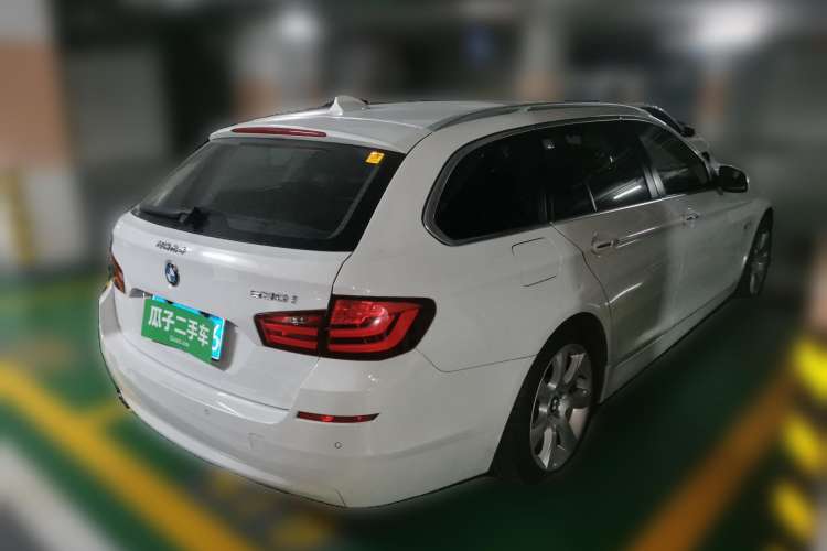 Used BMW 5 Series 2012 530i Sport Touring Rear Right 45 Deg
