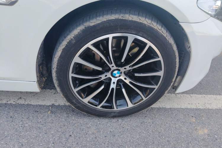 Used BMW 5 Series 2012 535Li Leading Model Right Front Wheel Hub