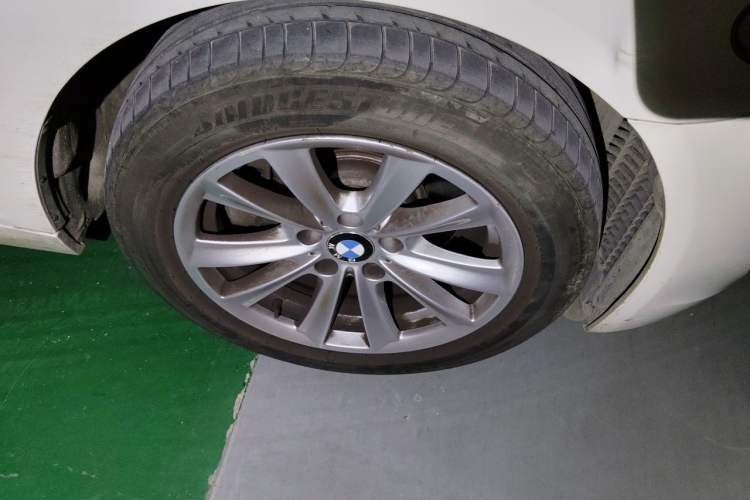 Used BMW 5 Series 2012 523Li Leading Model Right Front Wheel Hub
