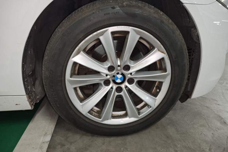 Used BMW 5 Series 2012 520Li Elegant Edition Right Front Wheel Hub