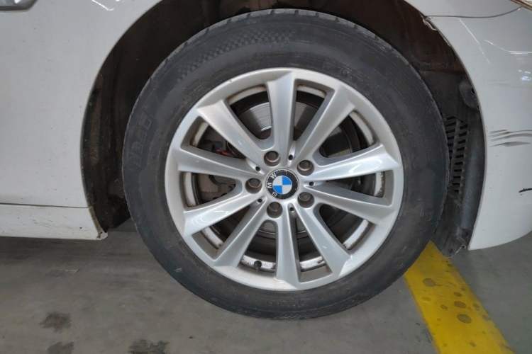 Used BMW 5 Series 2012 523Li Leading Model Right Front Wheel Hub