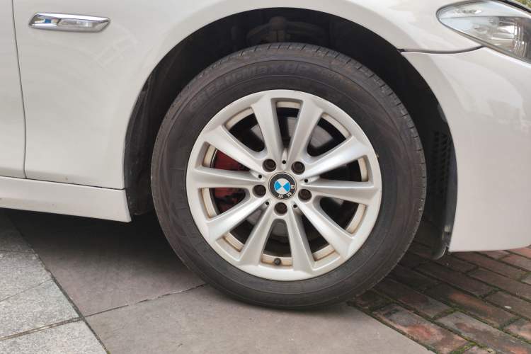 Used BMW 5 Series 2012 523Li Luxury Model Right Front Wheel Hub