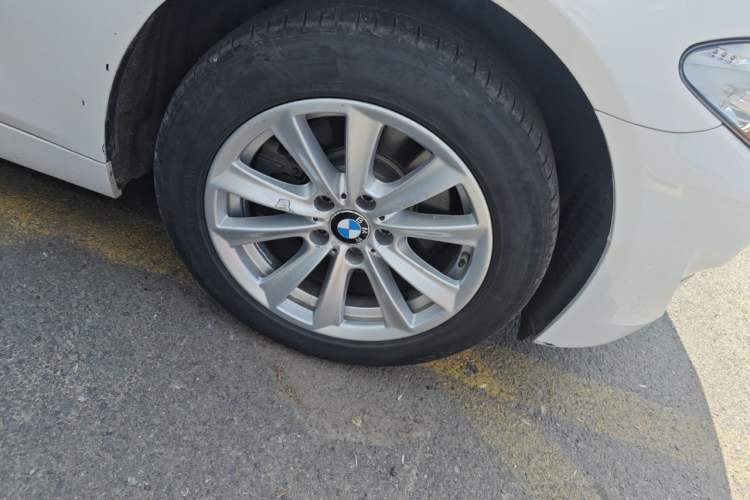 Used BMW 5 Series 2012 523Li Luxury Model Right Front Wheel Hub