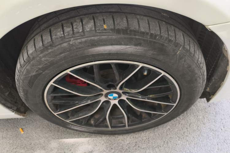 Used BMW 5 Series 2012 520Li Elegant Edition Right Front Wheel Hub