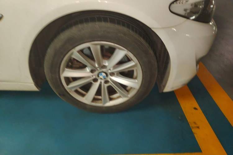 Used BMW 5 Series 2012 523Li Luxury Model Right Front Wheel Hub