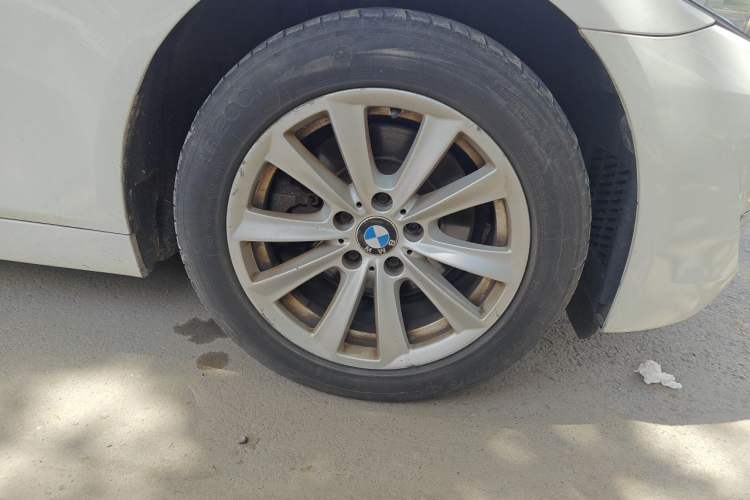 Used BMW 5 Series 2012 523Li Leading Model Right Front Wheel Hub