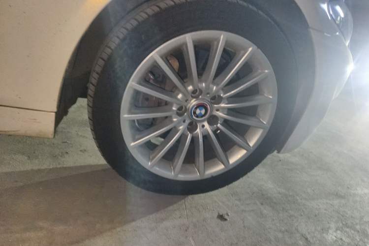Used BMW 5 Series 2012 535Li Leading Model Right Front Wheel Hub