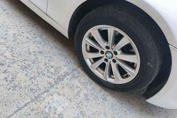 Used BMW 5 Series 2012 523Li Luxury Model Right Front Wheel Hub