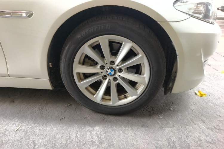 Used BMW 5 Series 2012 523Li Luxury Model Right Front Wheel Hub