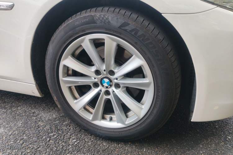 Used BMW 5 Series 2012 523Li Luxury Model Right Front Wheel Hub