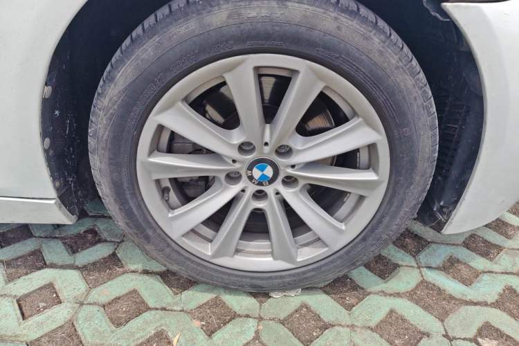 Used BMW 5 Series 2012 523Li Luxury Model Right Front Wheel Hub