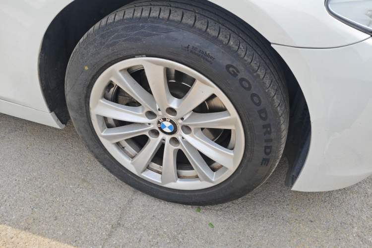 Used BMW 5 Series 2012 523Li Leading Model Right Front Wheel Hub
