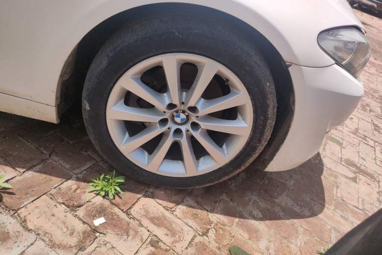 Used BMW 5 Series 2012 530Li Luxury Model Right Front Wheel Hub