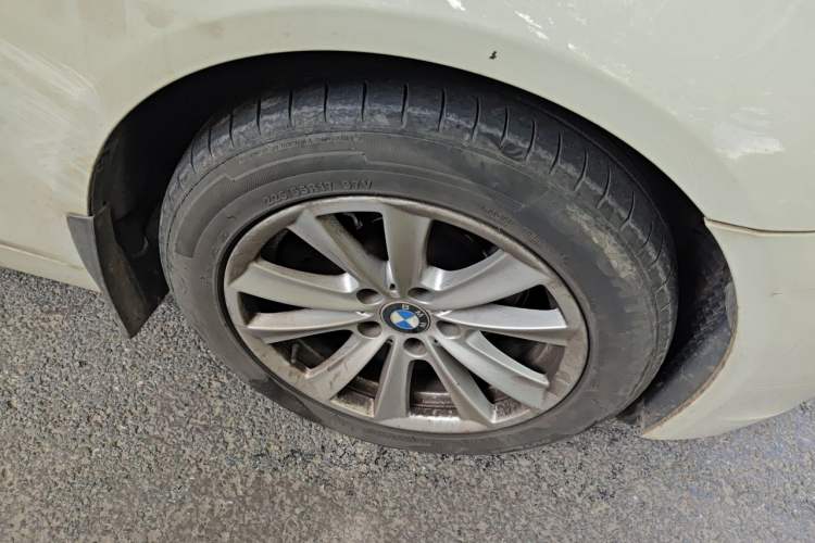Used BMW 5 Series 2012 520Li Elegant Edition Right Front Wheel Hub