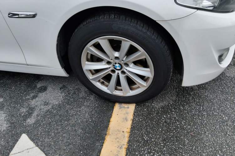 Used BMW 5 Series 2012 523Li Luxury Model Right Front Wheel Hub