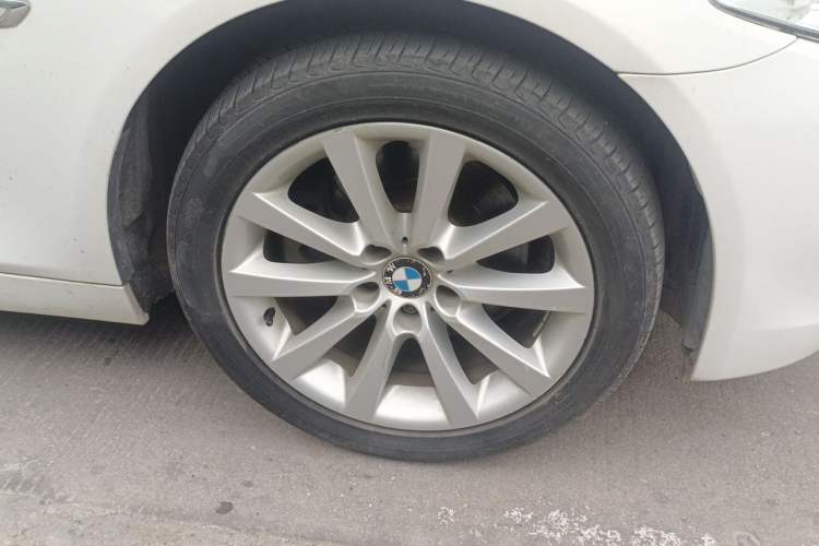Used BMW 5 Series 2012 530Li Leading Model Right Front Wheel Hub